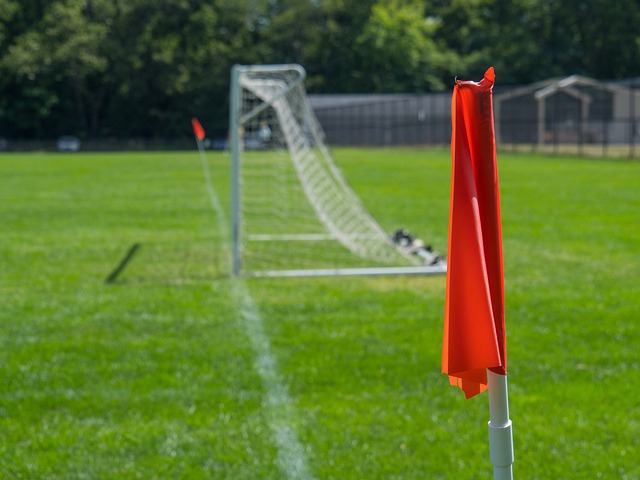 斯潘塞是NCAA长曲棍球历史助攻王，获得最高荣誉后改打篮球