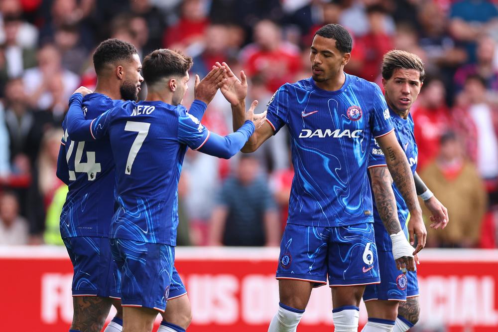 太阳报：涉嫌在酒吧用头撞伤他人，英格兰球星伊万·托尼被捕