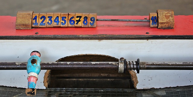 过与企业合 过与企业合